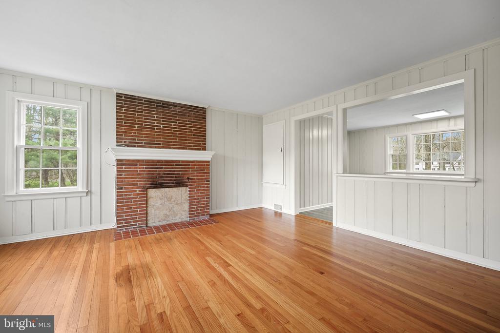 15 Flower Hill Ter