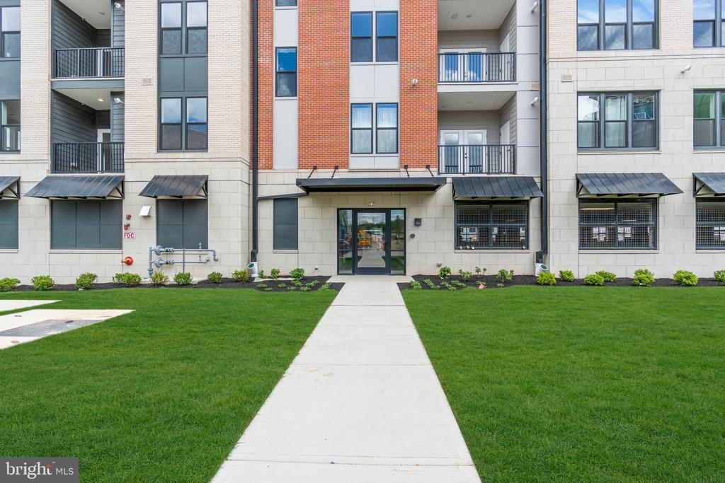 1 CULVERT DR #110