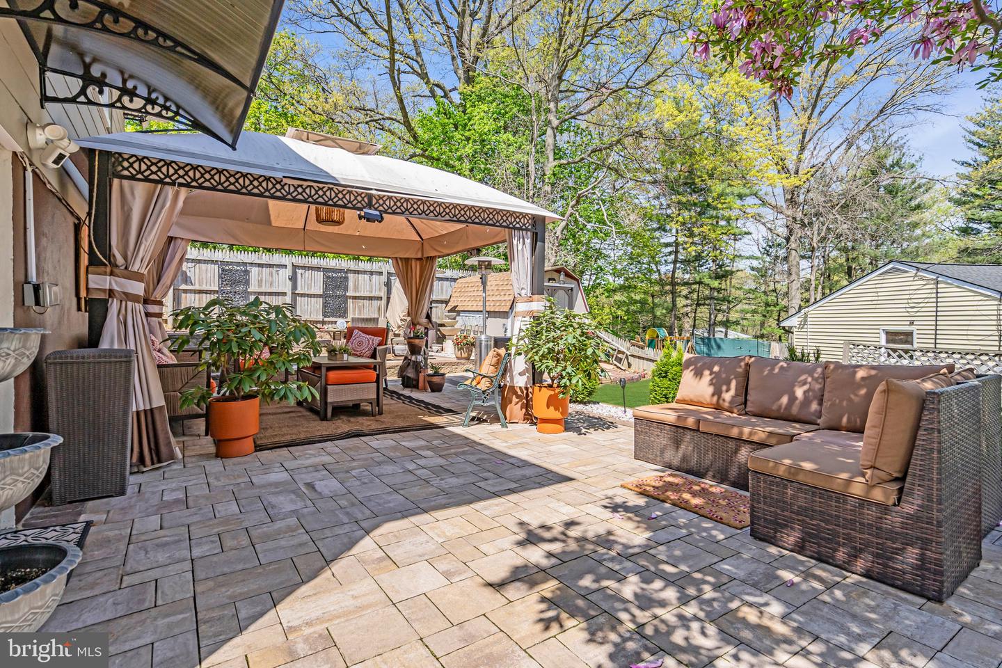 8 Rocky Brook Ct