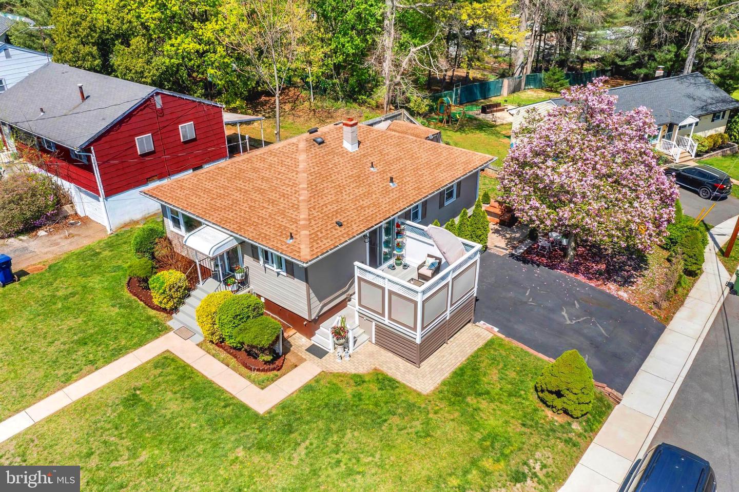 8 Rocky Brook Ct
