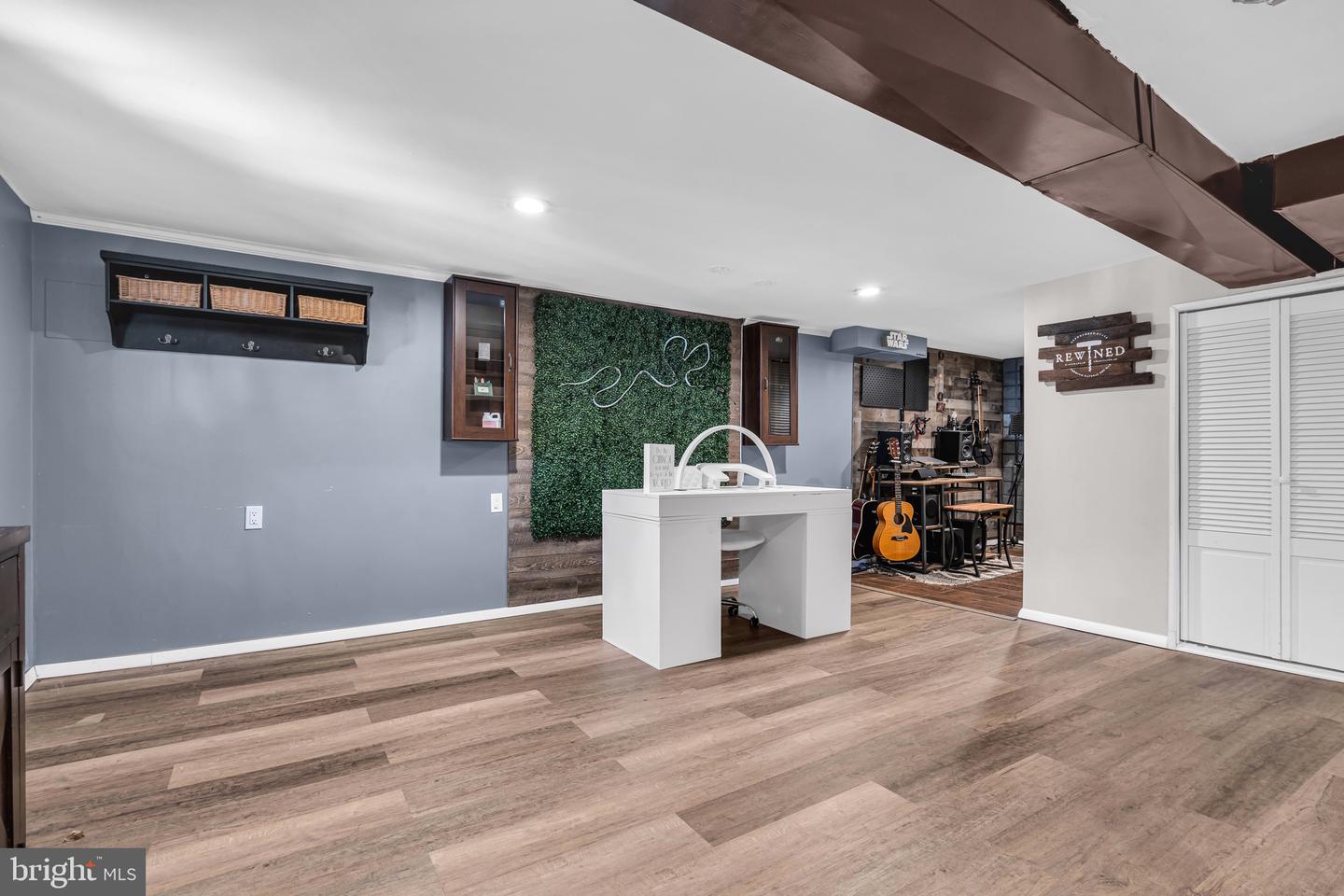8 Rocky Brook Ct