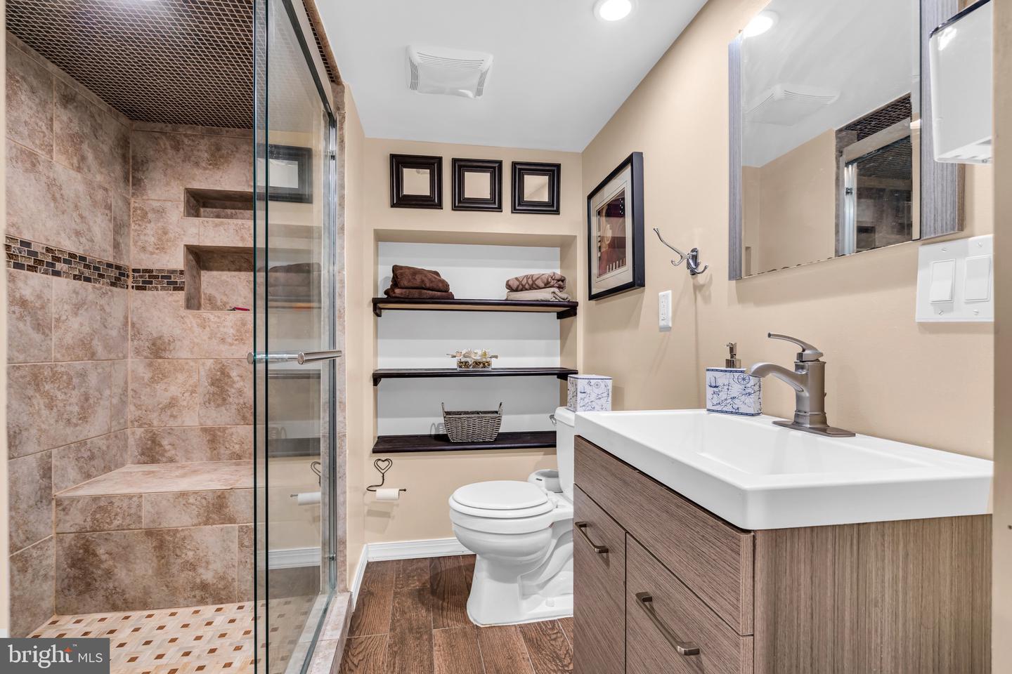 8 Rocky Brook Ct
