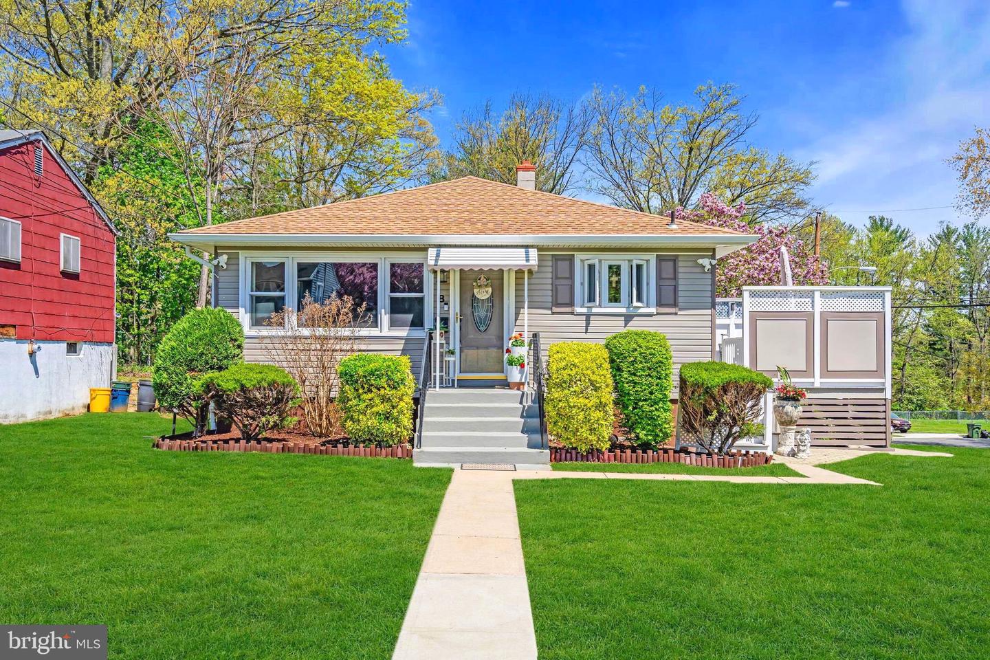 8 Rocky Brook Ct