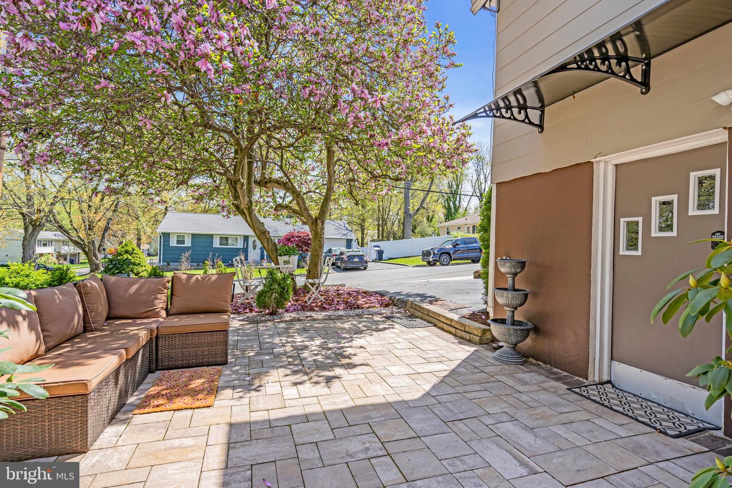 8 Rocky Brook Ct