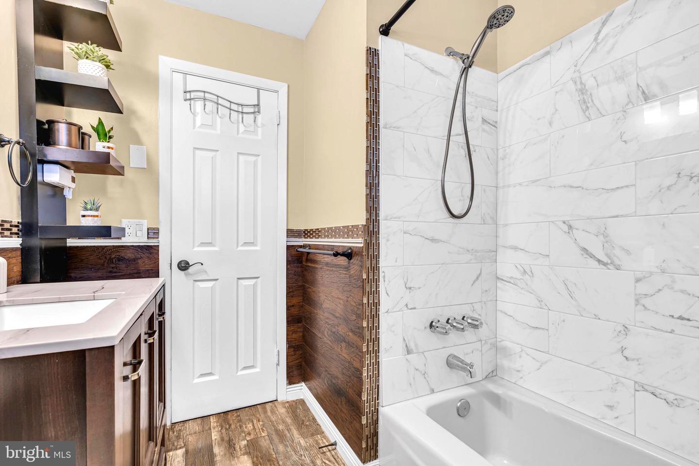 8 Rocky Brook Ct