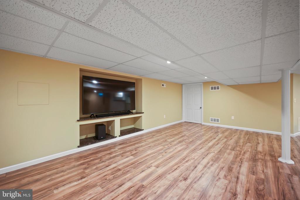 2115 Pennington