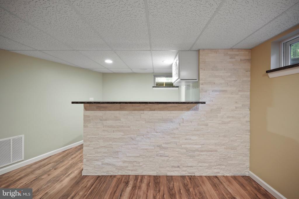 2115 Pennington