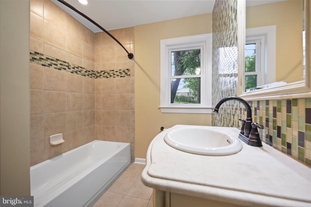 2115 Pennington