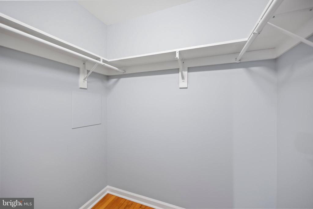 2115 Pennington