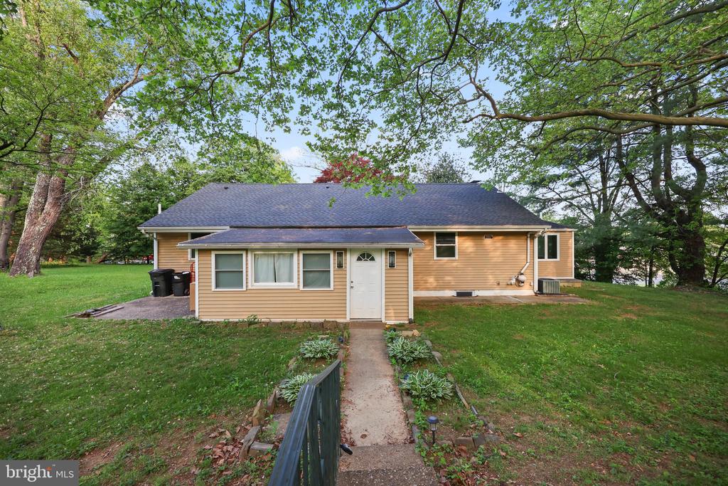 2115 Pennington