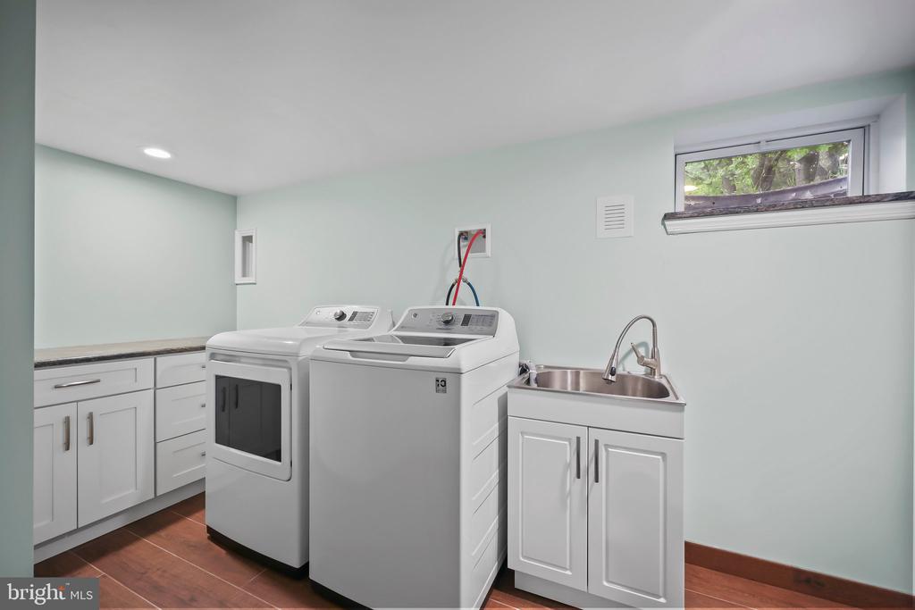 2115 Pennington