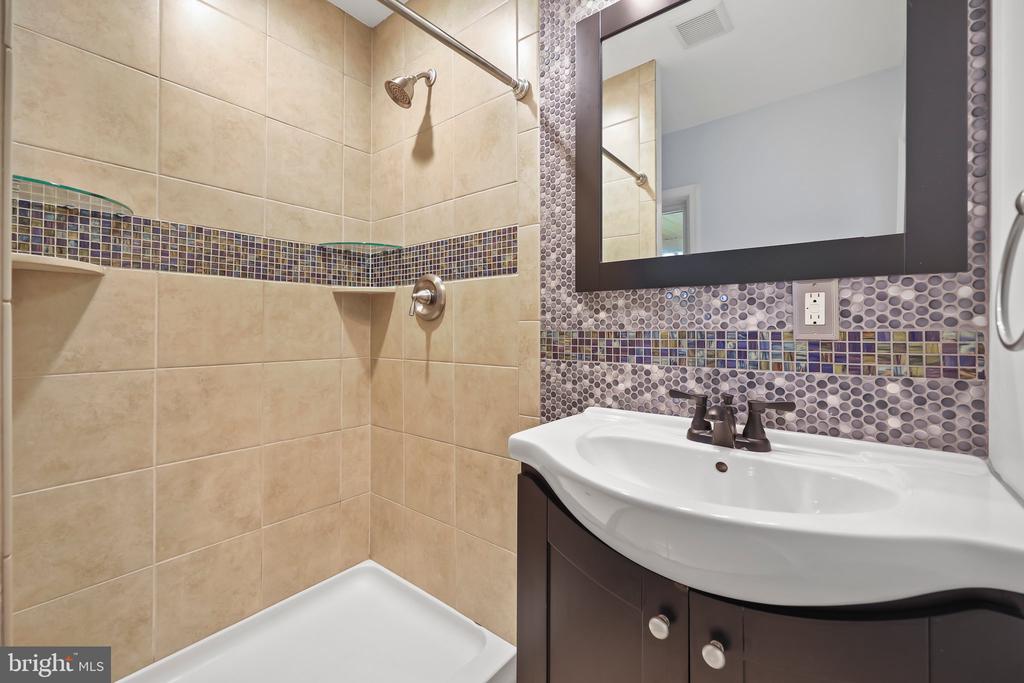 2115 Pennington