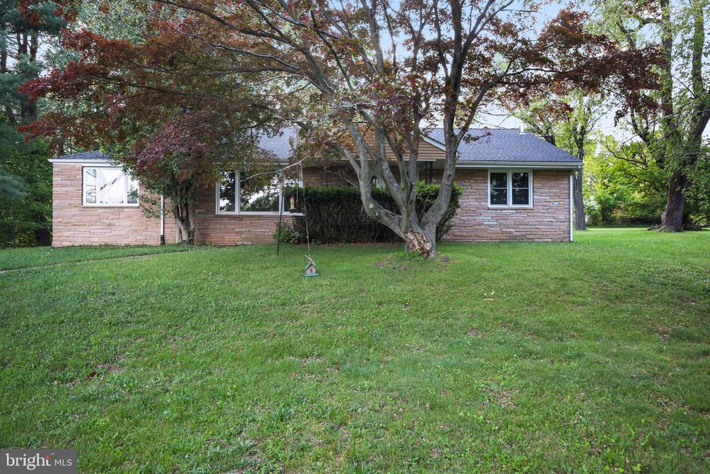 2115 Pennington