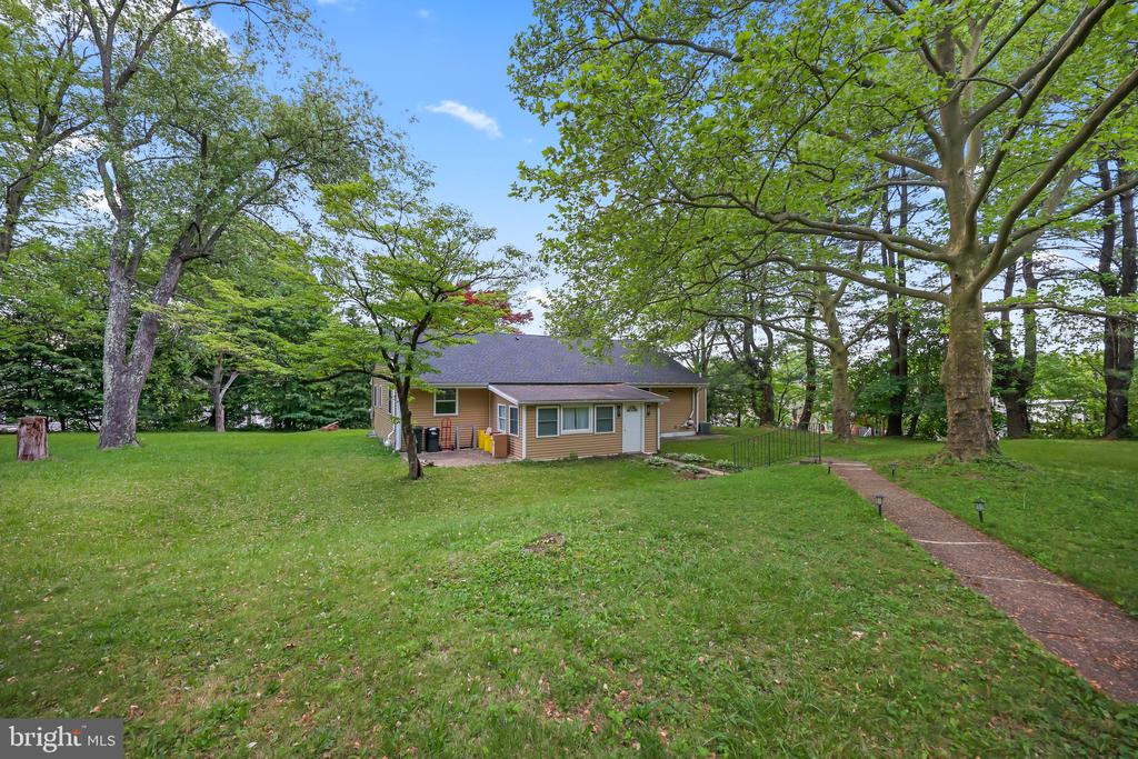 2115 Pennington