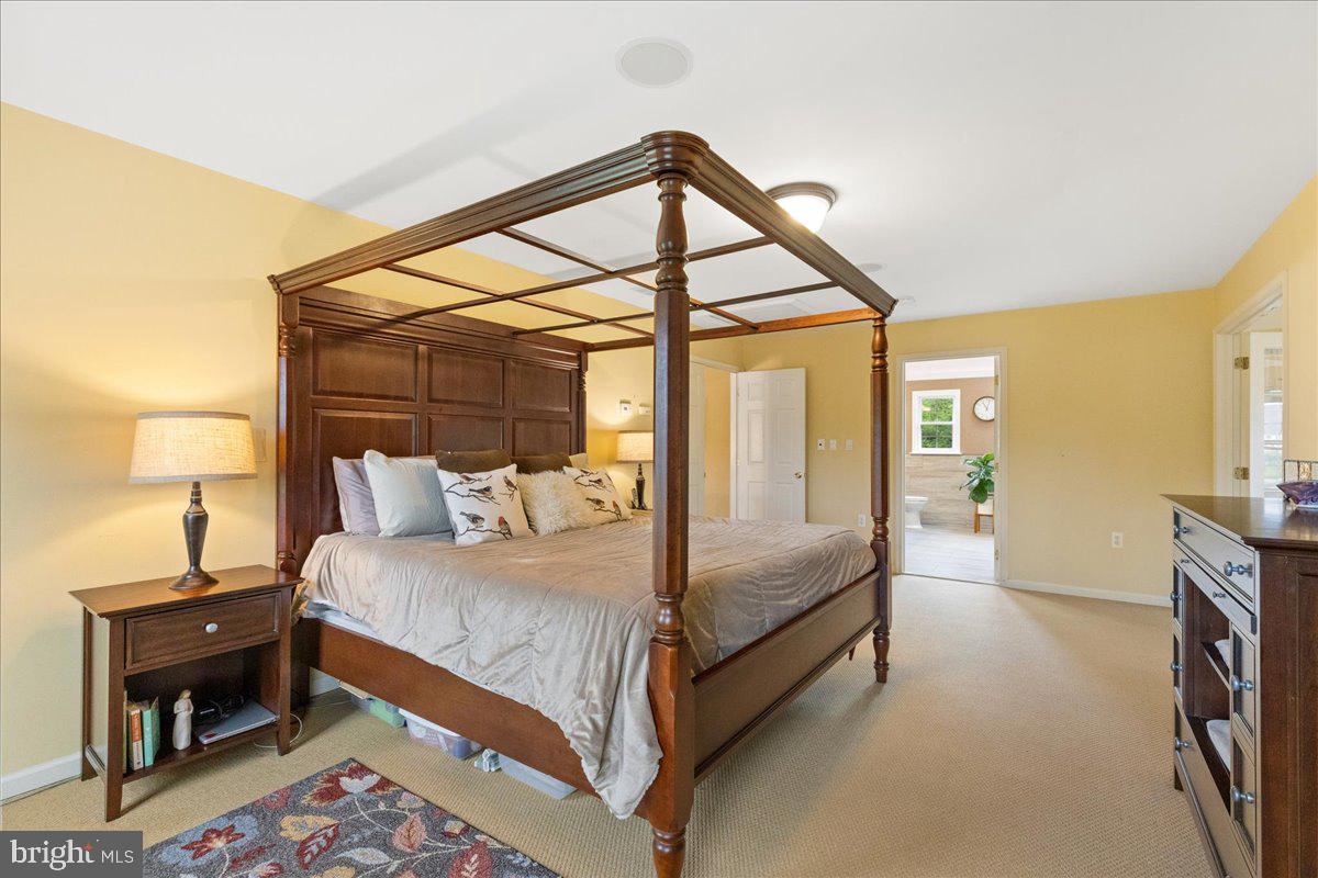 4 Chambers Farm Rd