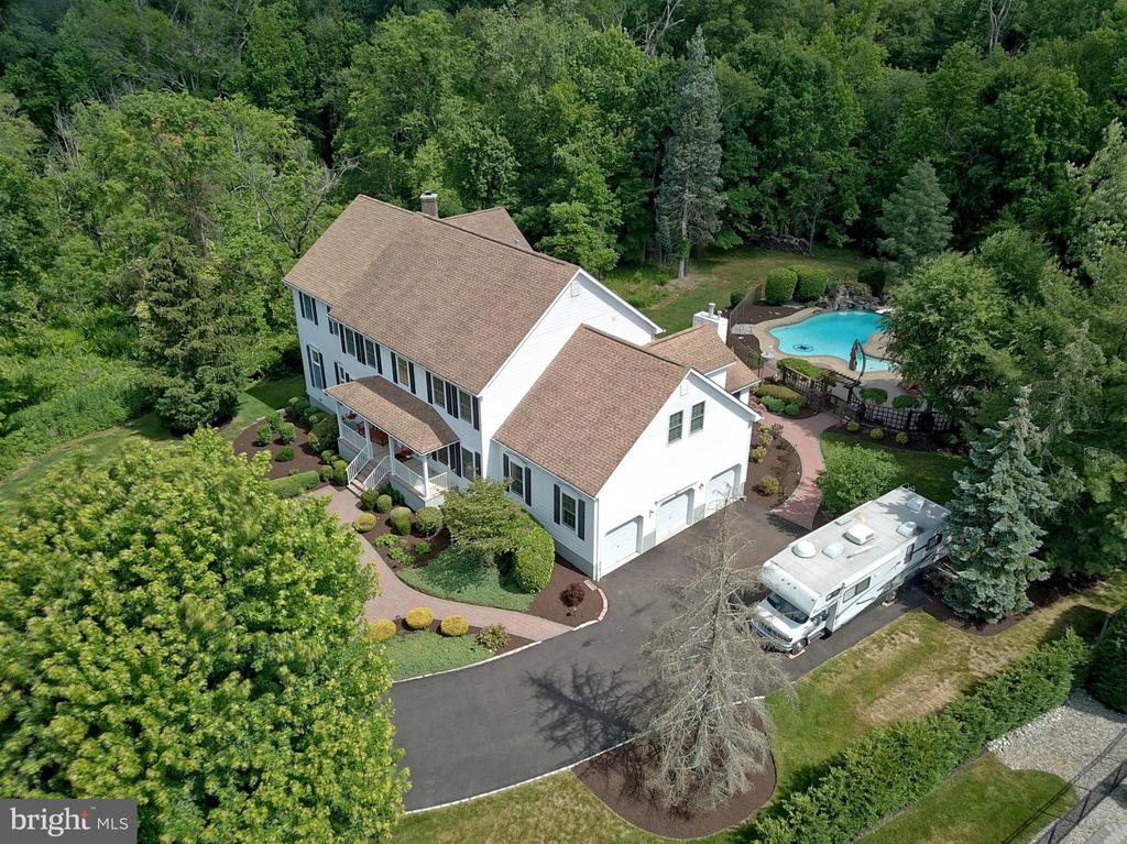 4 Chambers Farm Rd