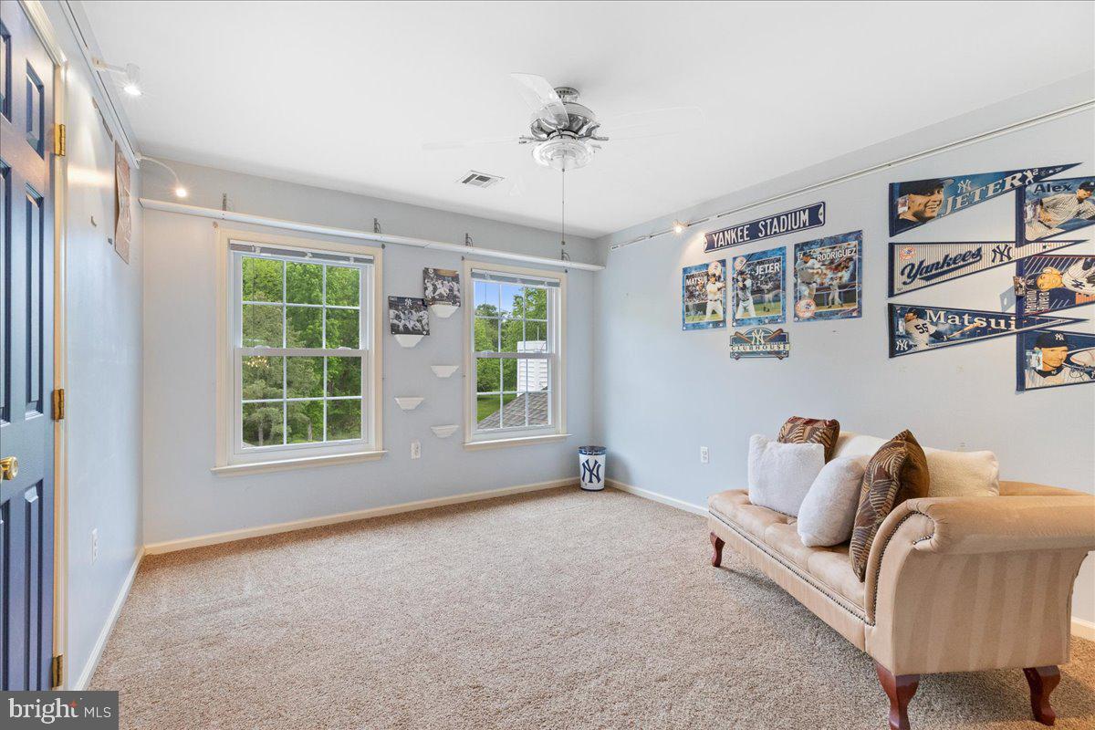 4 Chambers Farm Rd