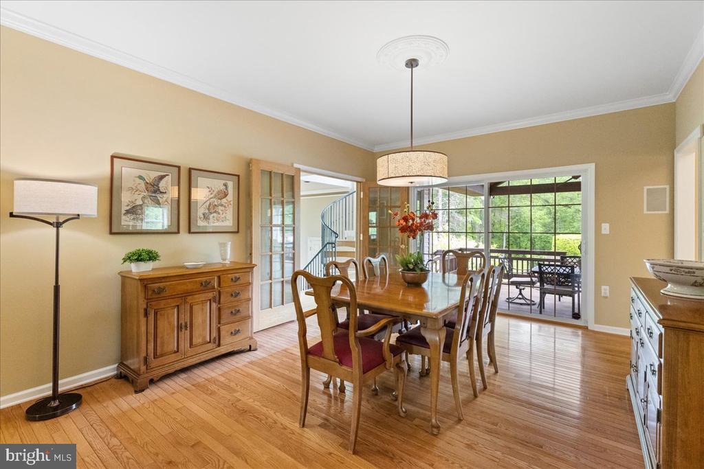 4 Chambers Farm Rd