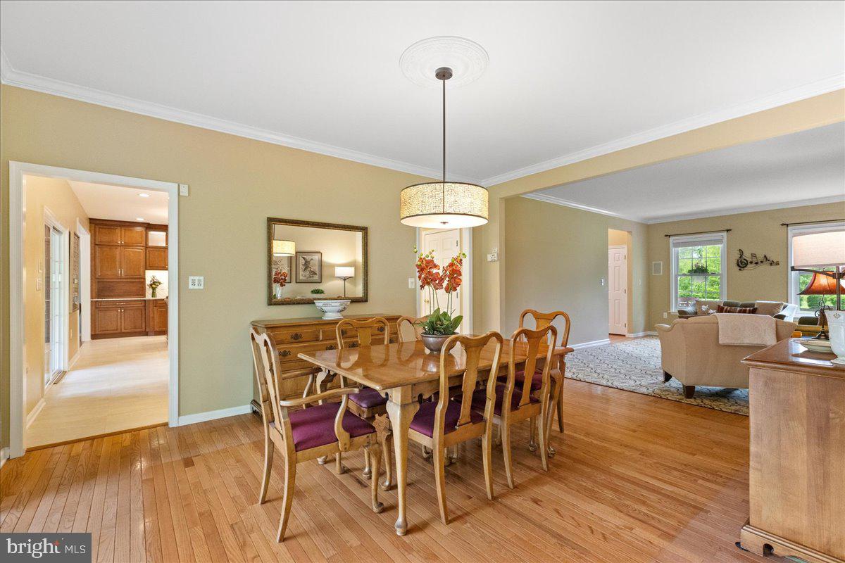 4 Chambers Farm Rd