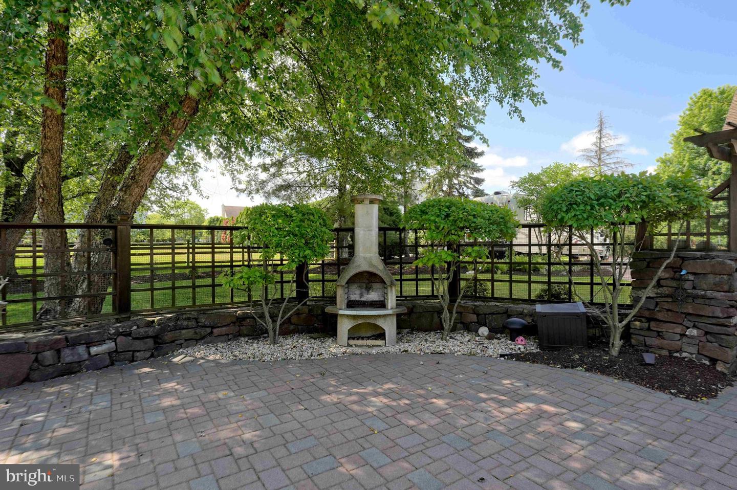 4 Chambers Farm Rd