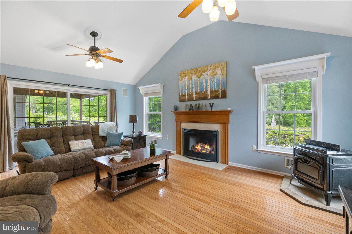 4 Chambers Farm Rd