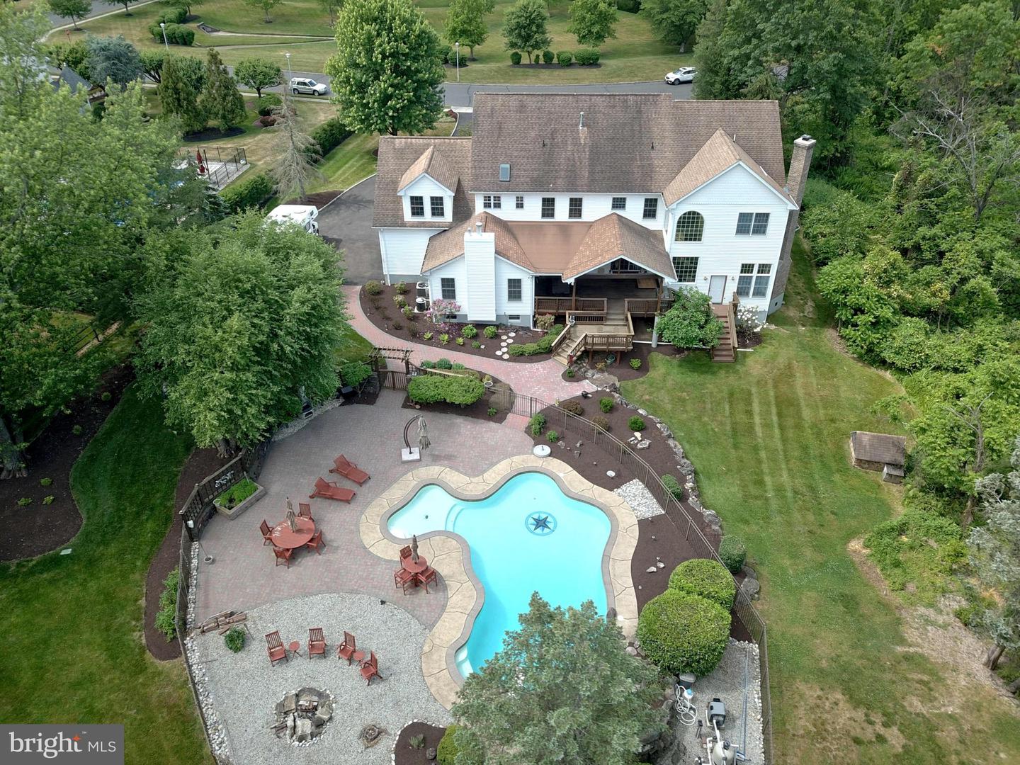 4 Chambers Farm Rd