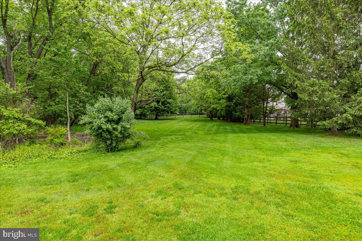 4 Chambers Farm Rd