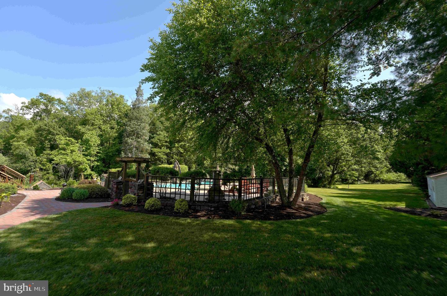 4 Chambers Farm Rd