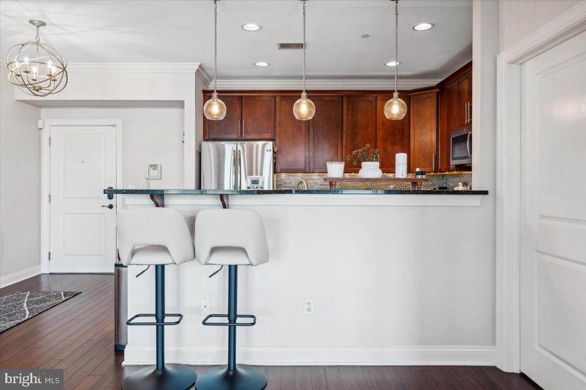 2 North Commerce Sq #204