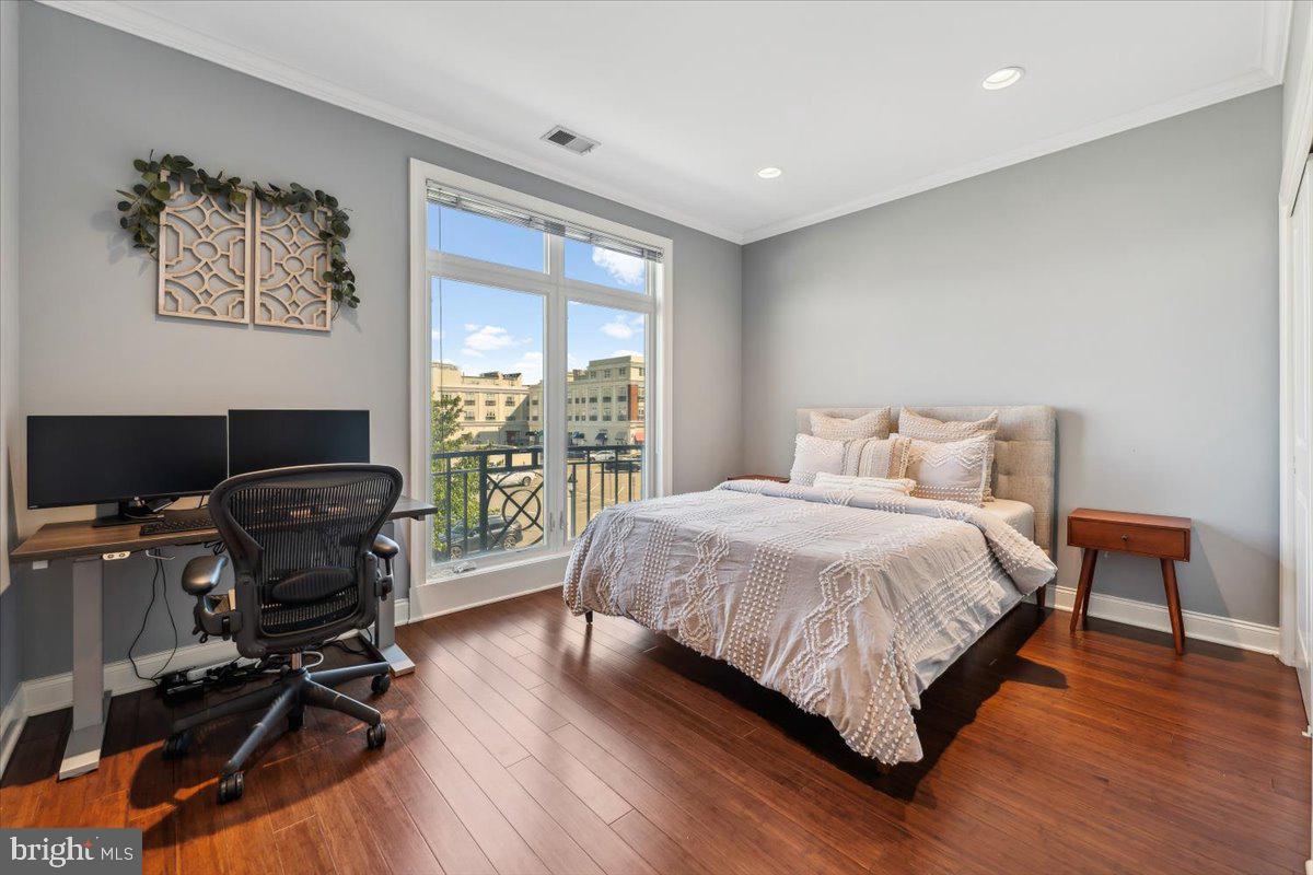 2 North Commerce Sq #204