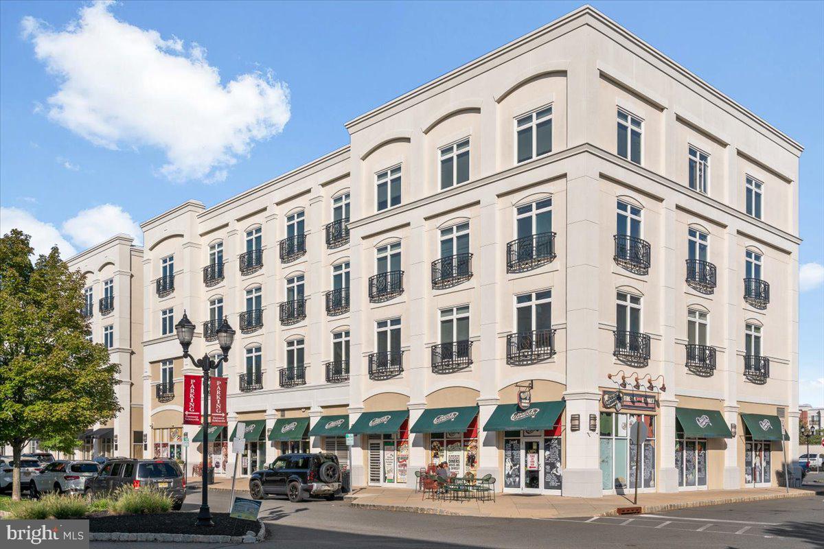 2 North Commerce Sq #204