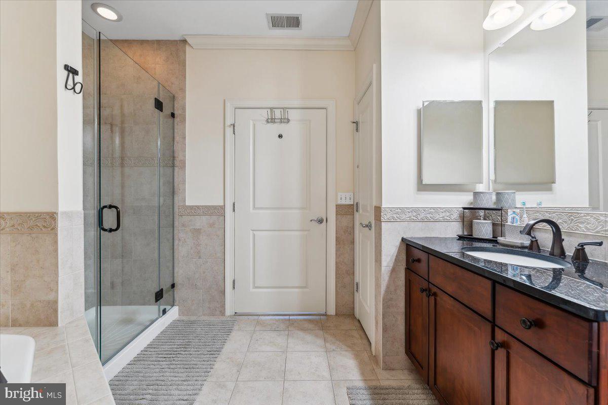 2 North Commerce Sq #204