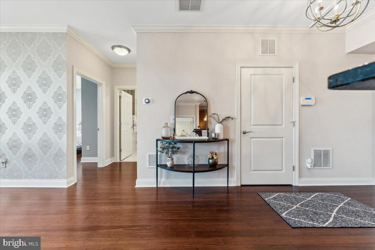 2 North Commerce Sq #204