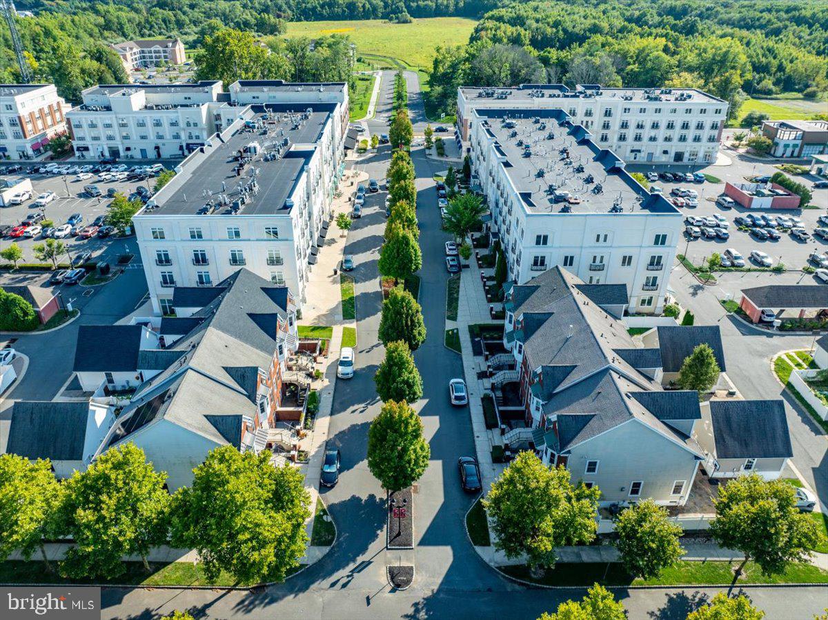 2 North Commerce Sq #204