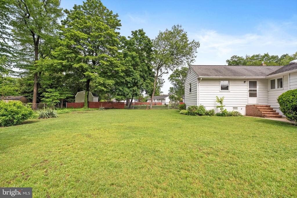 10 WHITMAN ROAD