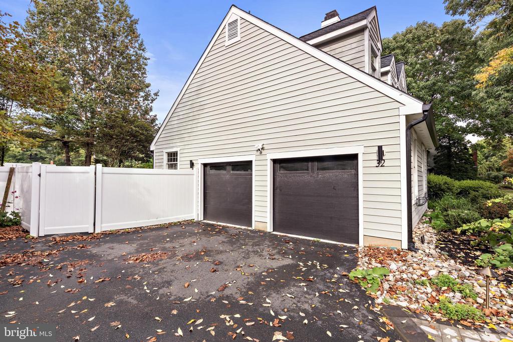 32 BALDWIN STREET