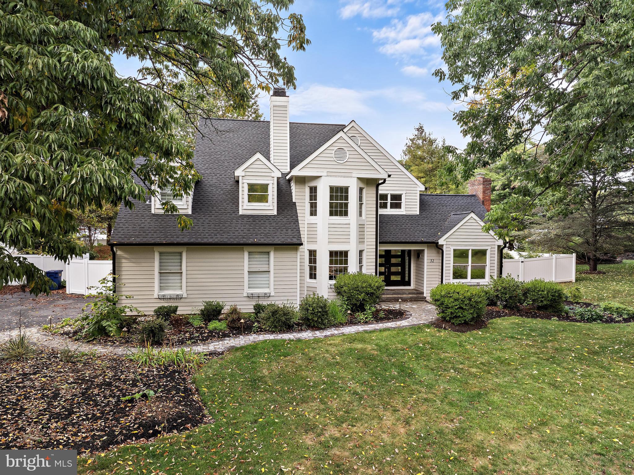 32 BALDWIN STREET