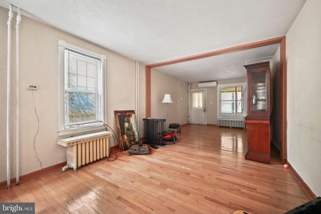 813 SPRUCE STREET