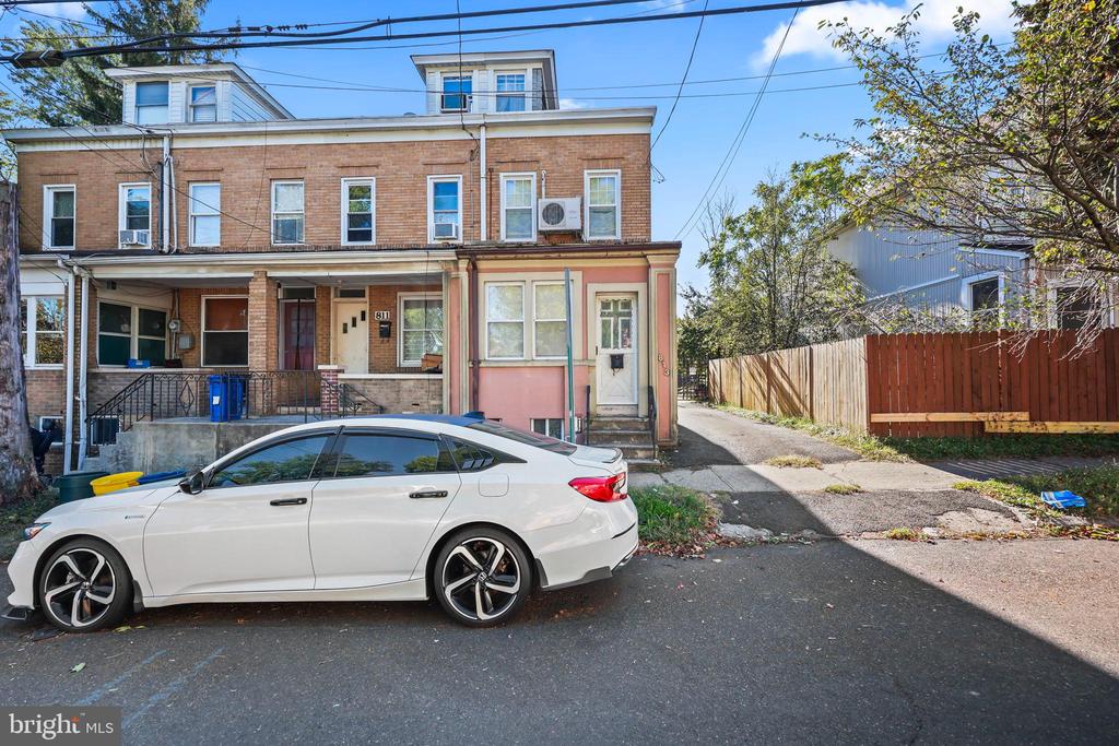 813 SPRUCE STREET