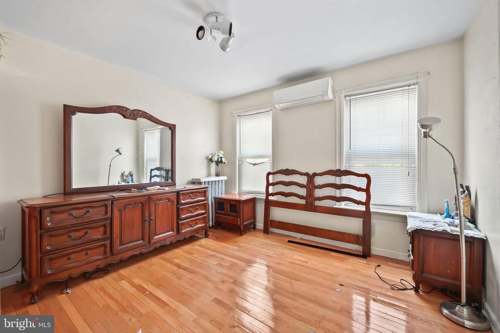 813 SPRUCE STREET