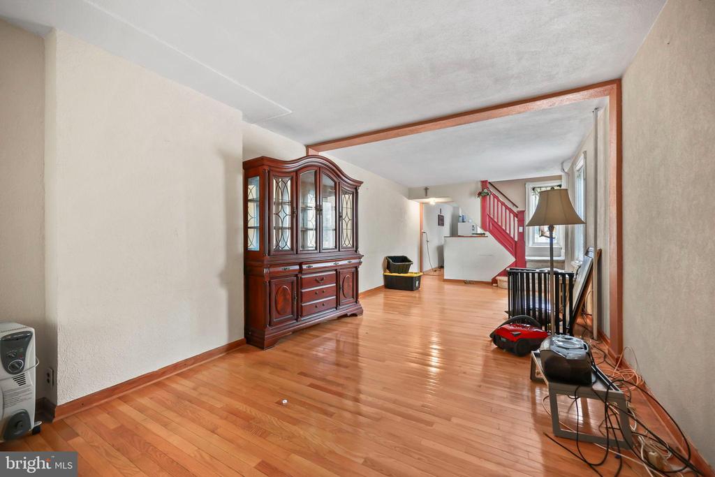 813 SPRUCE STREET