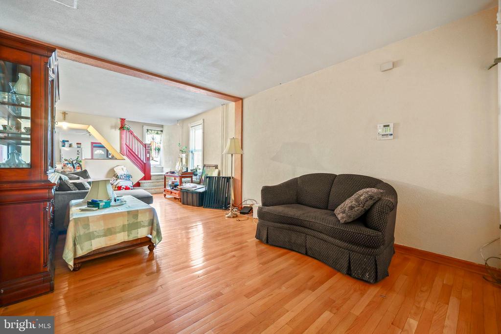 813 SPRUCE STREET