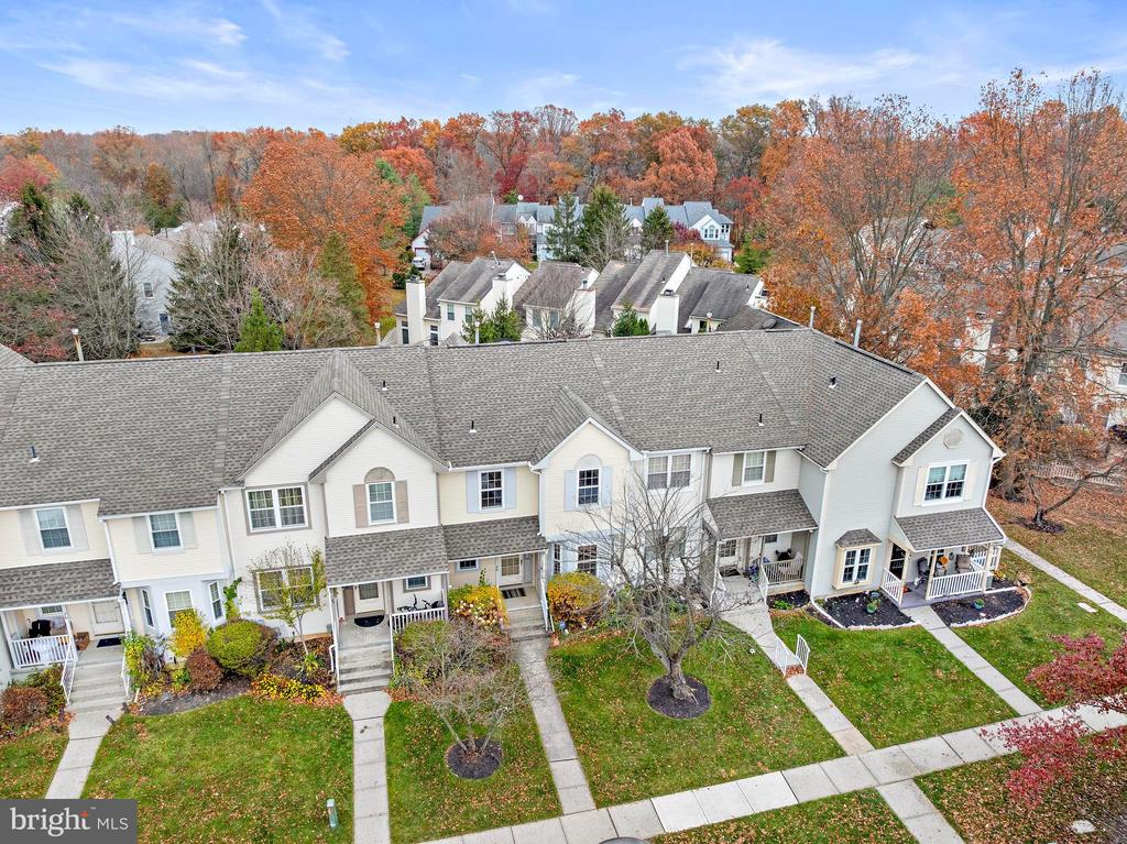 28 STANWYCK COURT