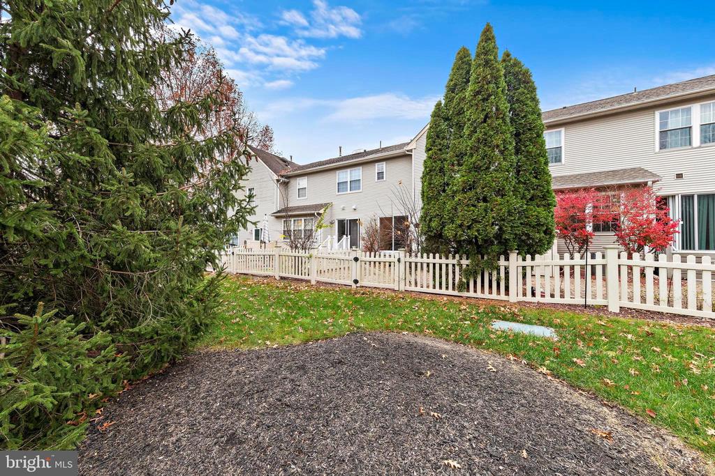 28 STANWYCK COURT