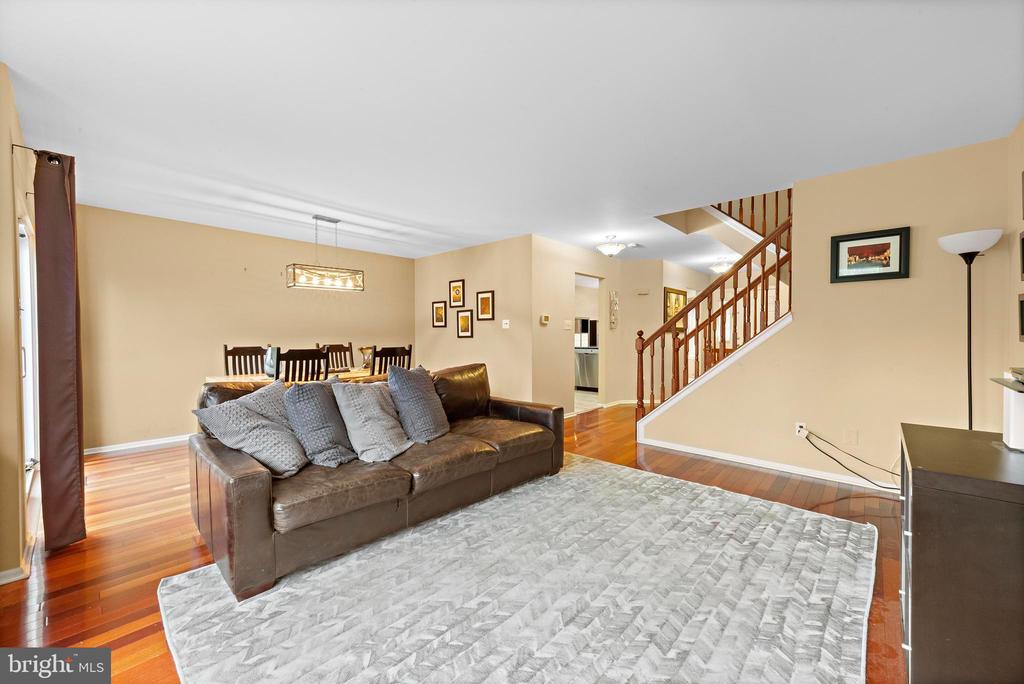 28 STANWYCK COURT