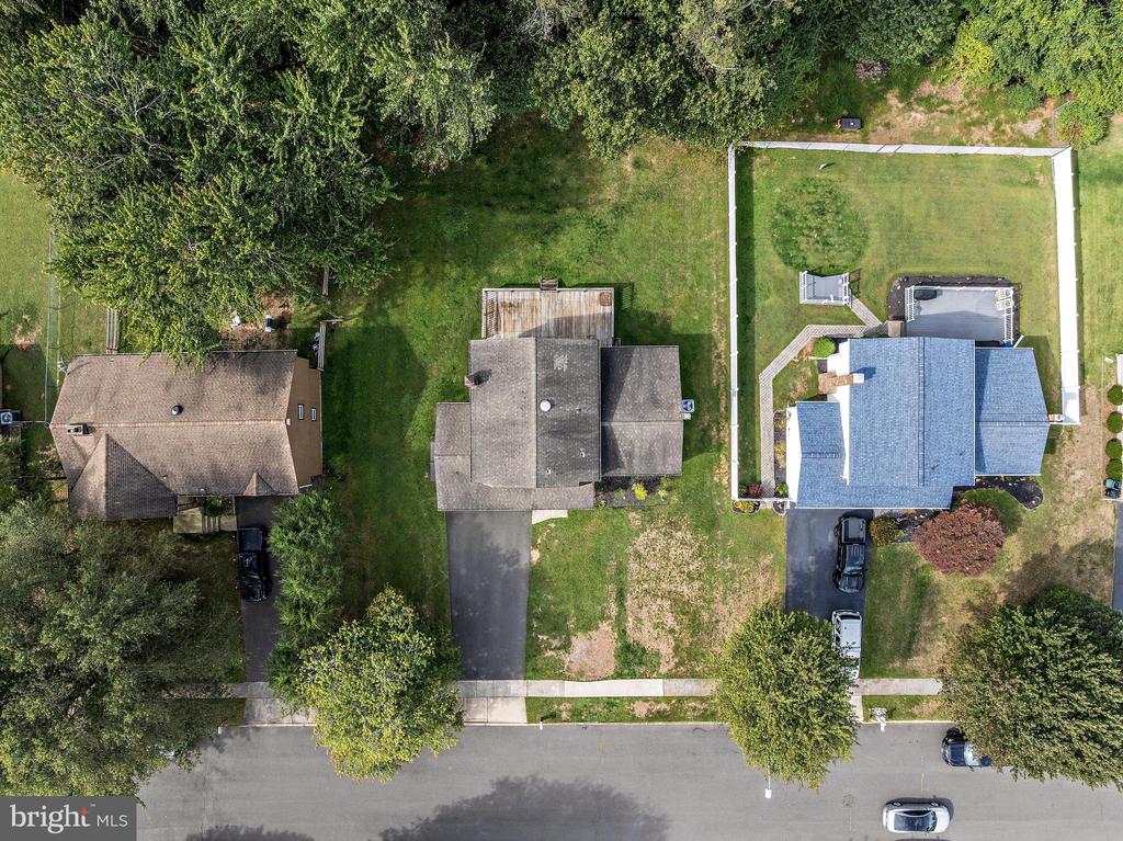 52 COLLEEN CIRCLE