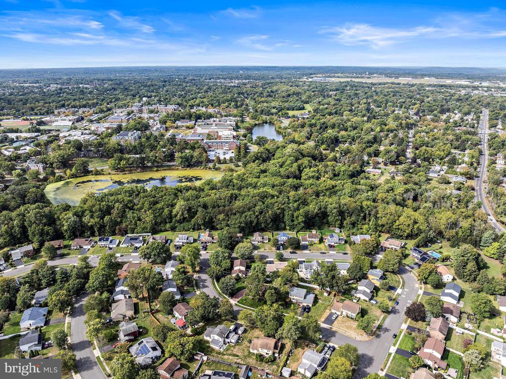 52 COLLEEN CIRCLE