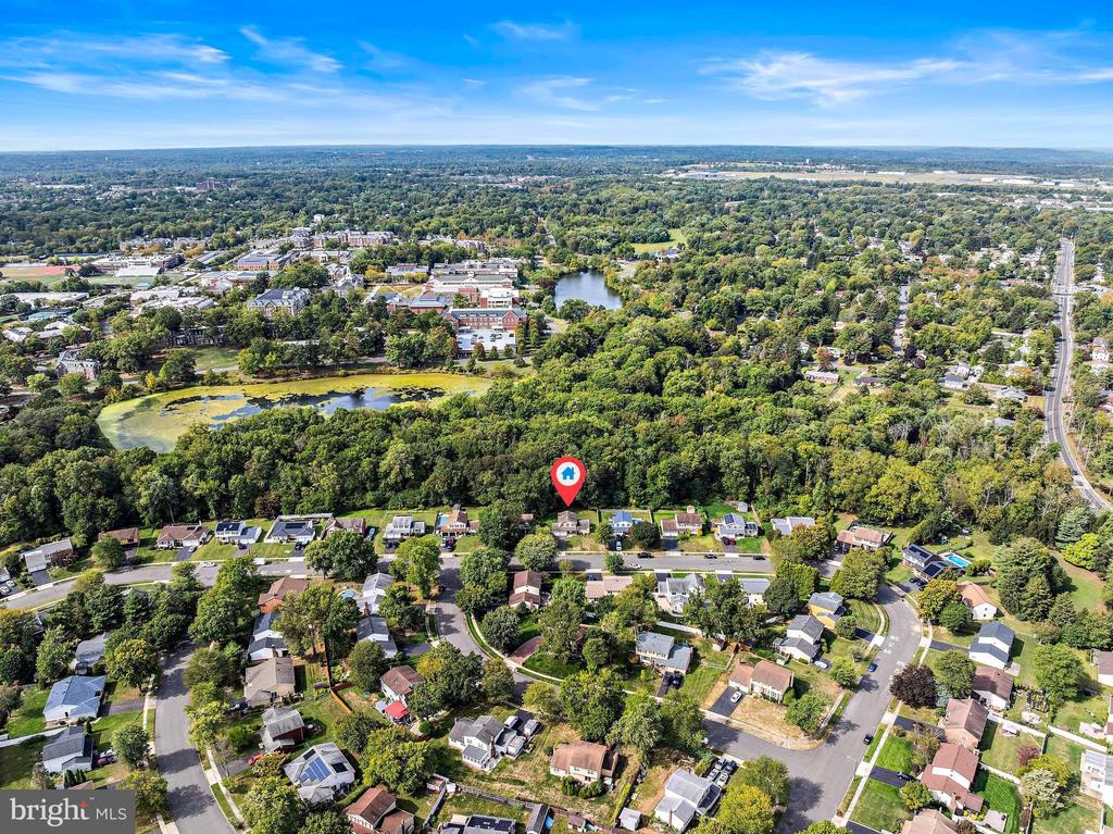 52 COLLEEN CIRCLE