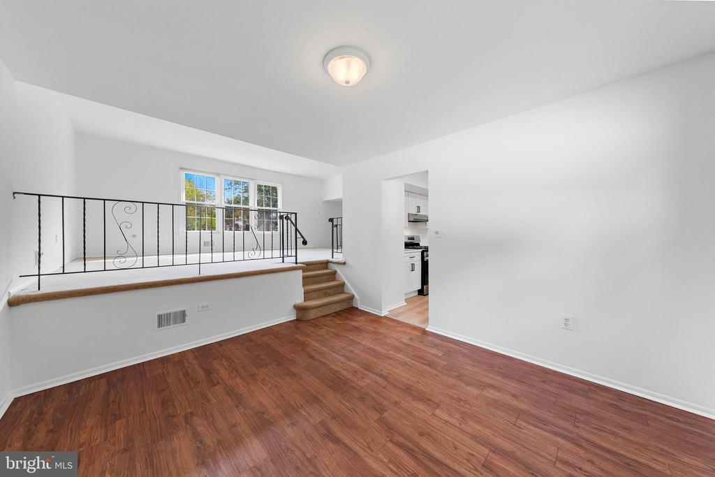 52 COLLEEN CIRCLE
