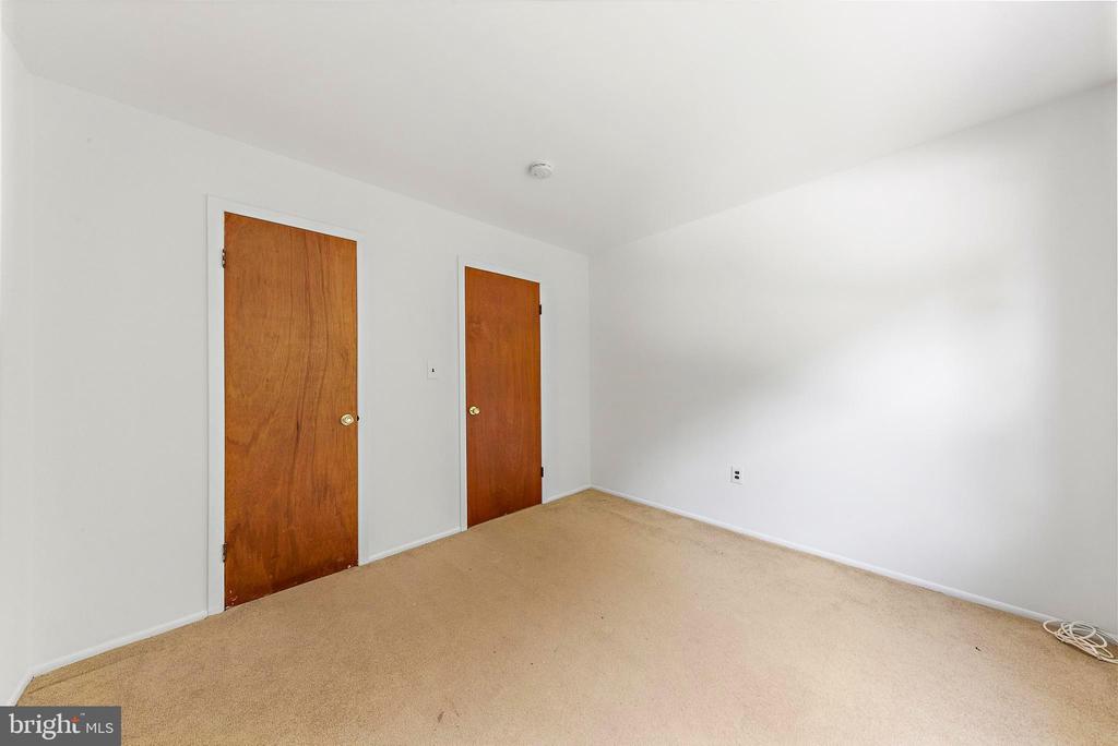 52 COLLEEN CIRCLE